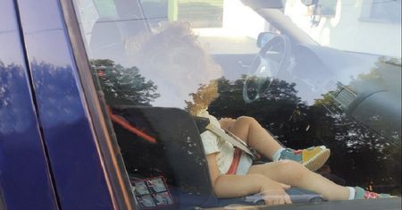 Skandal i chwile grozy w Krakowie. Matka zostawiła ją w nagrzanym aucie