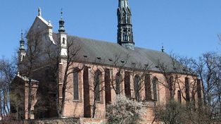 Najazdy, pożary, odbudowy. Niewiarygodna historia Sandomierza