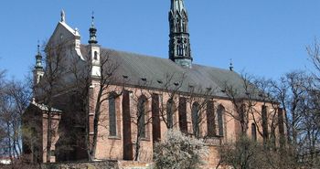 Najazdy, pożary, odbudowy. Niewiarygodna historia Sandomierza