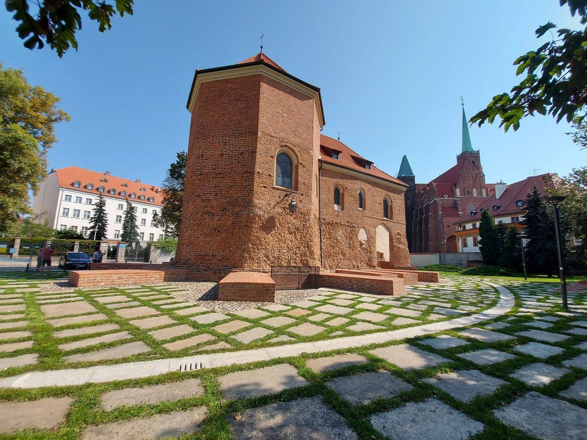 Wrocław. Ostrów Tumski odnowiony. Zyskał więcej zieleni