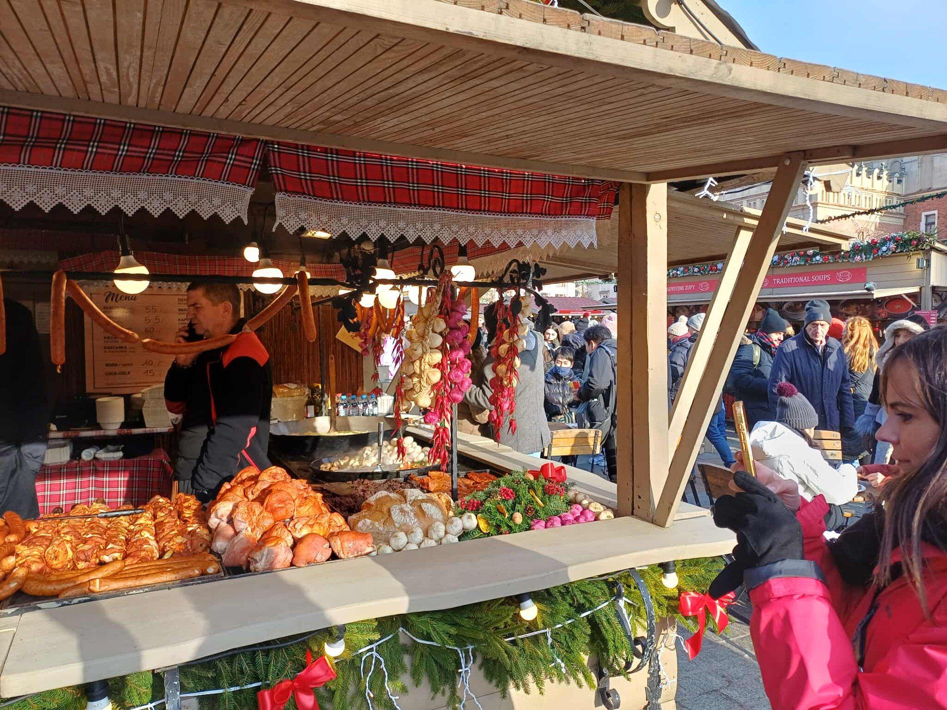 Na Rynku Głównym w Krakowie rozpoczął się Jarmark Bożonarodzeniowy