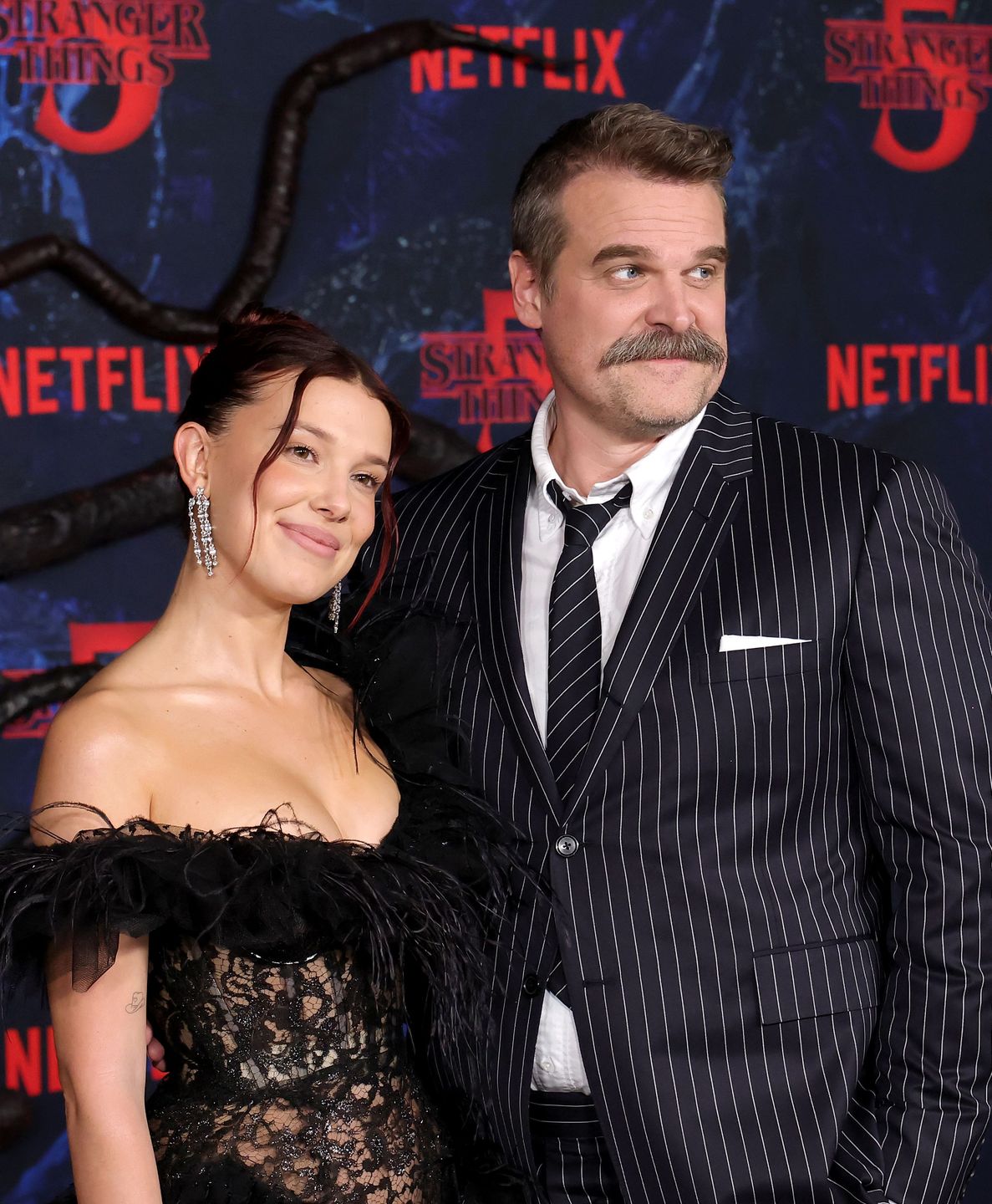 Millie Bobby Brown i David Harbour