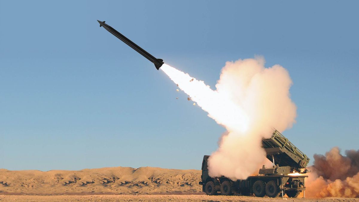 Odpalenie pocisku balistycznego Predator Hawk z systemu PULS.