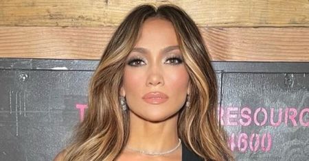 Takie paznokcie nosi teraz Jennifer Lopez. Idealny odcień na jesień