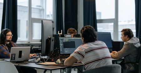 Ile zarabia się po studiach? Region ma znaczenie