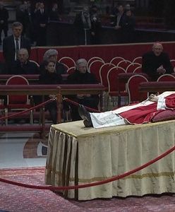 Przyjechała pożegnać Benedykta XVI. Wzruszające, co powiedziała