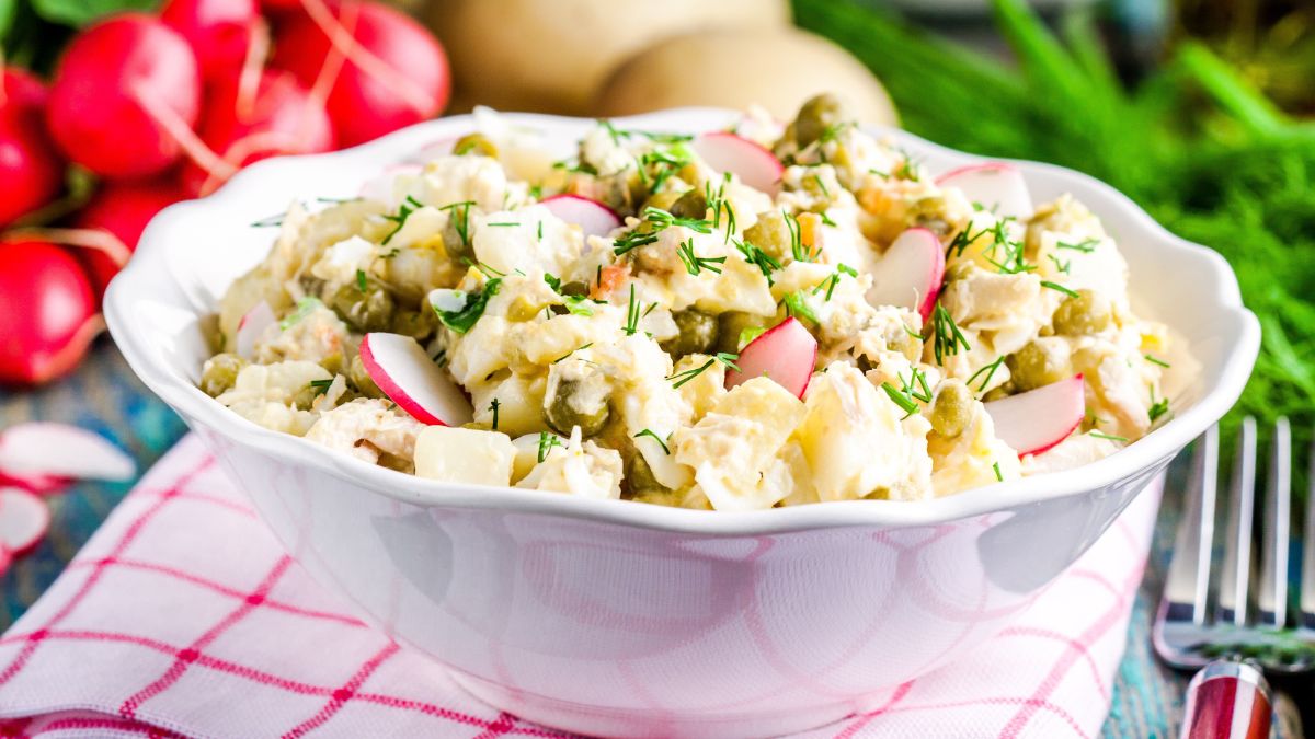 Ta sałatka ziemniaczana do grilla znika ze stołu jako pierwsza.