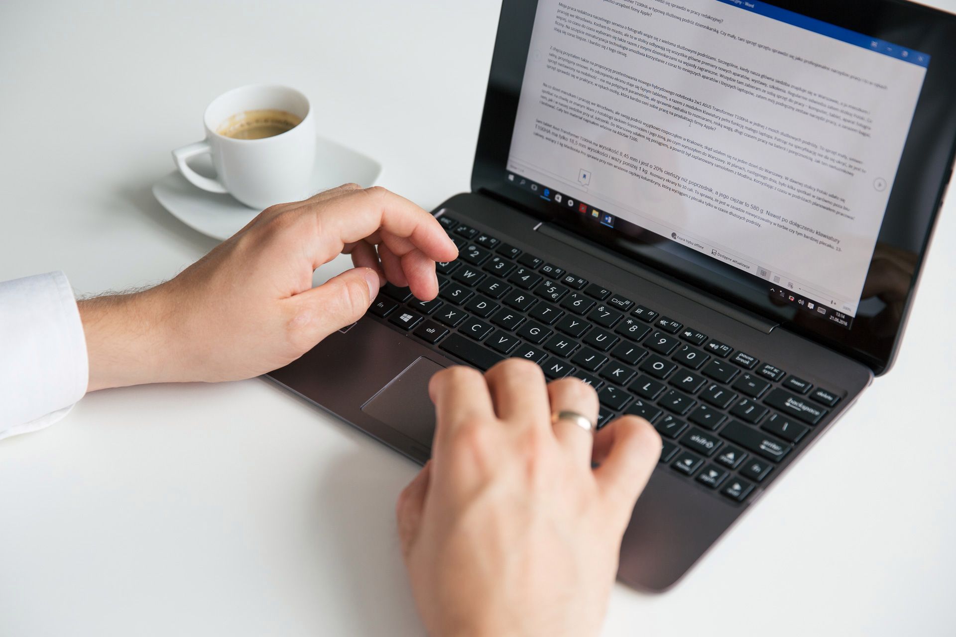 Asus Transformer T100 – czy mobilny notebook 2w1 sprawdzi się w pracy redakcyjnej? 1