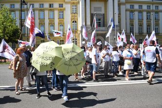 Pracownicy sądów protestują. "Służba nie oznacza niewolnictwa"