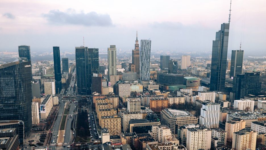 20 nowych obiektów hotelowych oferujących 1,6 tys. pokoi otworzono w Europie Środkowo-Wschodniej w I połowie tego roku, najwięcej z nich w Warszawie - wynika z raportu Cushman &amp; Wakefield.