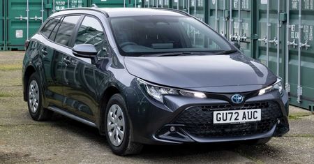 Toyota zrobiła dostawczą hybrydę. W tej corolli nie znajdziecie tylnej kanapy
