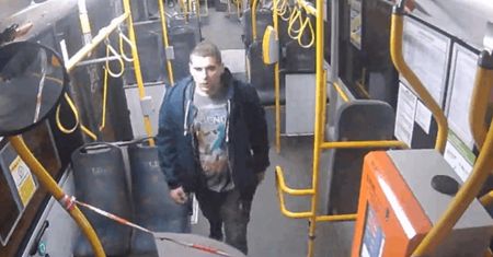 Lublin: Wtargnął do kabiny kierowcy autobusu i zaczął kopać w komputer pokładowy