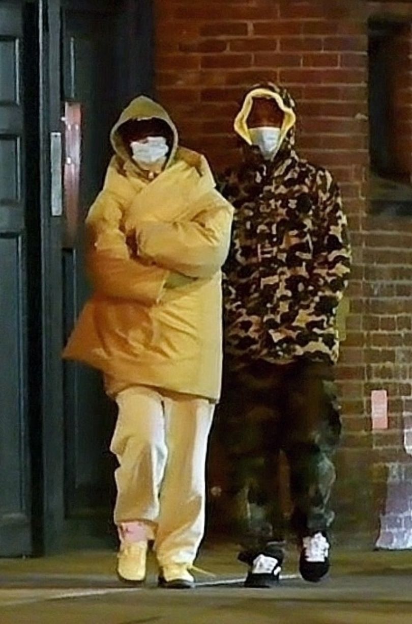 Rihanna i ASAP Rocky przyłapani na spacerze ulicami Nowego Jorku