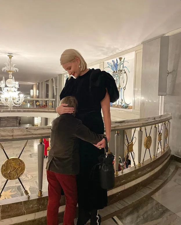 Małgorzata Kożuchowska z synem w Operze Narodowej