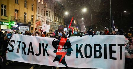 Strajk Kobiet krytykuje opozycję. "Nie macie prawa rozmawiać z PiS-em"