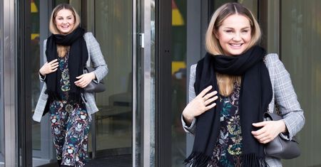 Uśmiechnięta Socha wychodzi z "Dzień Dobry TVN" (ZDJĘCIA)