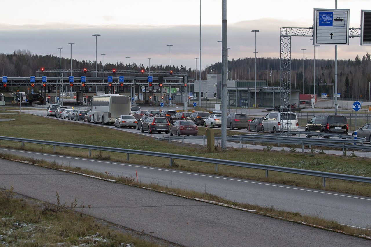 Finland cuts off from Russia. Concrete barriers have appeared.