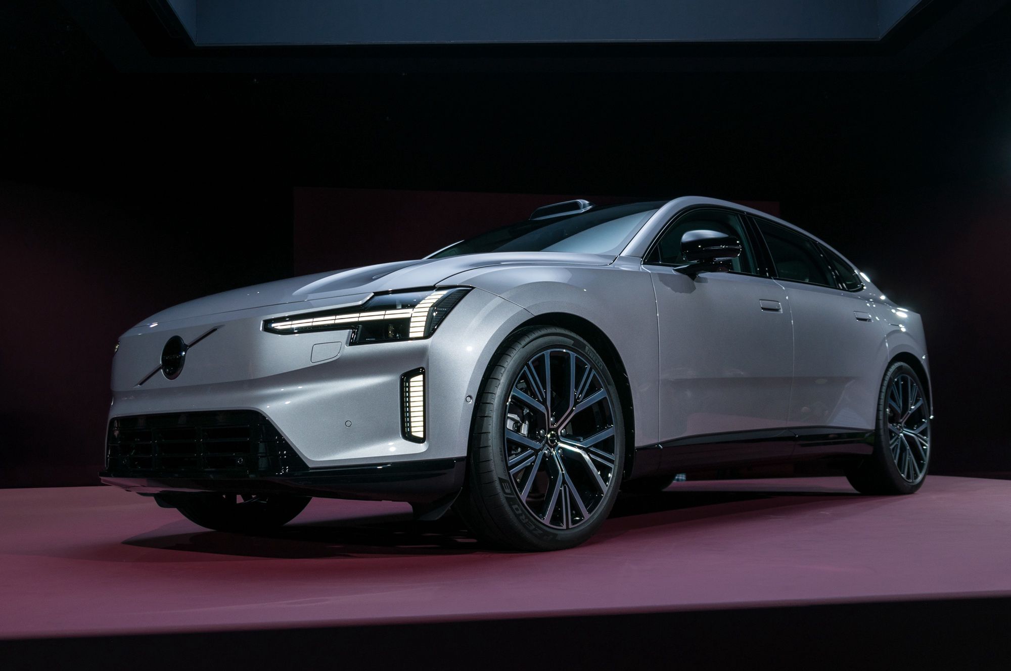 Volvo ES90 (2025)