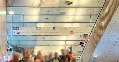 Wypadek w warszawskim metrze. Rura spadła na kobietę