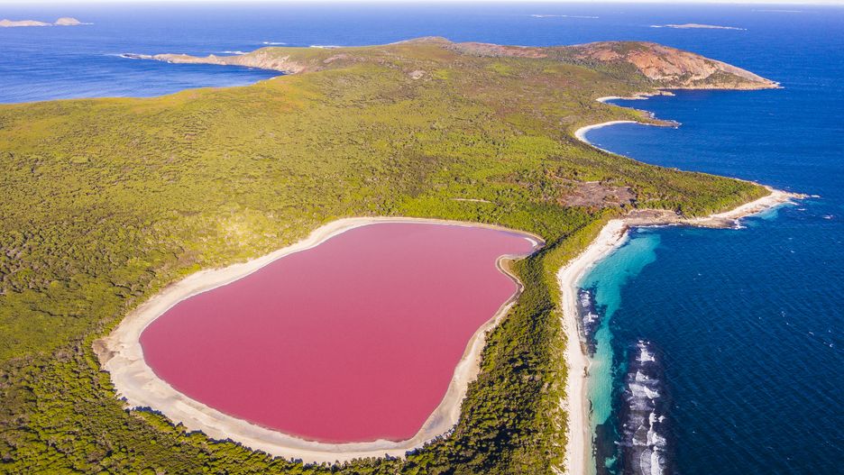 Australijskie jezioro zwraca uwagę, ze względu na swój wyjątkowy kolor