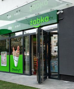 Otworzył "fałszywą Żabkę". Sieć reaguje