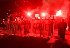 Strajk kobiet. Protesty na ulicach miast całej Polski (NA ŻYWO 26.10)