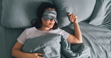 Jak długo śpisz? Kardiolog ostrzega Polaków