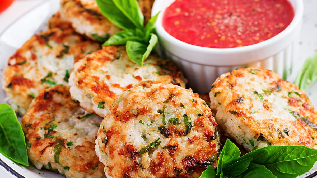 Kotlety ryżowe są świetne na obiad lub przekąskę