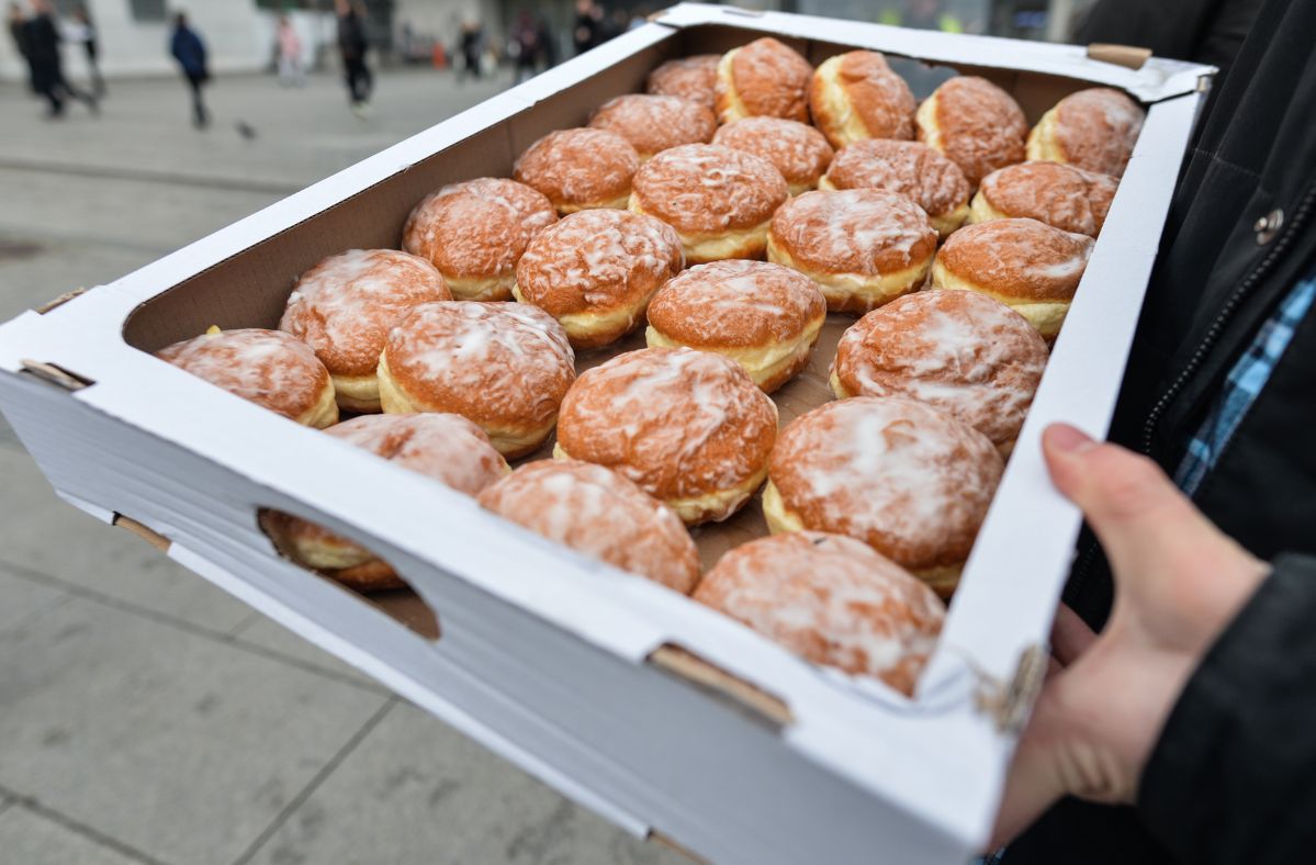 Pączki od pracodawcy. Co z podatkiem?