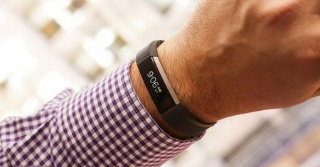Fitbit Alta: sportowa opaska z ekranem OLED