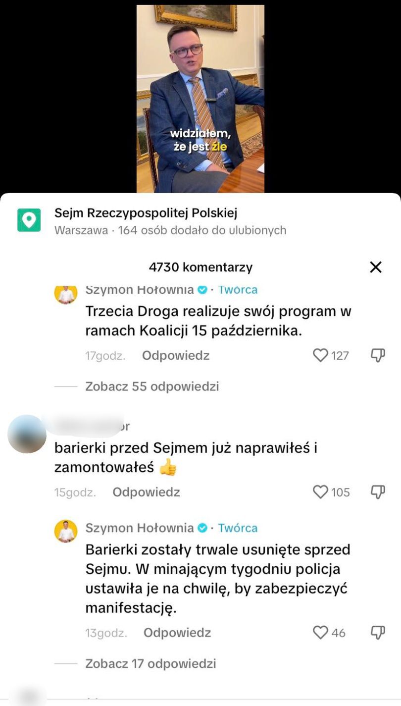 Szymon Hołownia tłumaczy się z powrotu barierek przed Sejm
