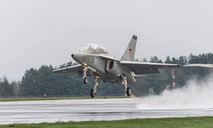 Zaledwie 20 km od miejsca eksplozji znajduje się ważne lotnisko. Pytamy o zabezpieczenia