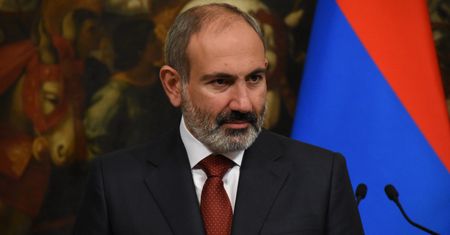 Premier kolejnego kraju zarażony koronawirusem