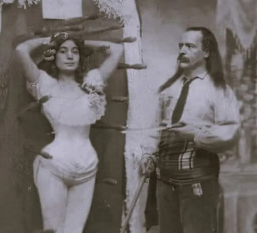 Adela w cyrku