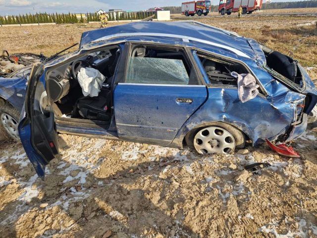 Awantura, dwaj bracia, zranienie nożem i wypadek. Co się wydarzyło na terenie gminy Trzebieszów (zdjęcia)