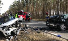 Tragedia w Przybyszowach. Przód auta przestał istnieć