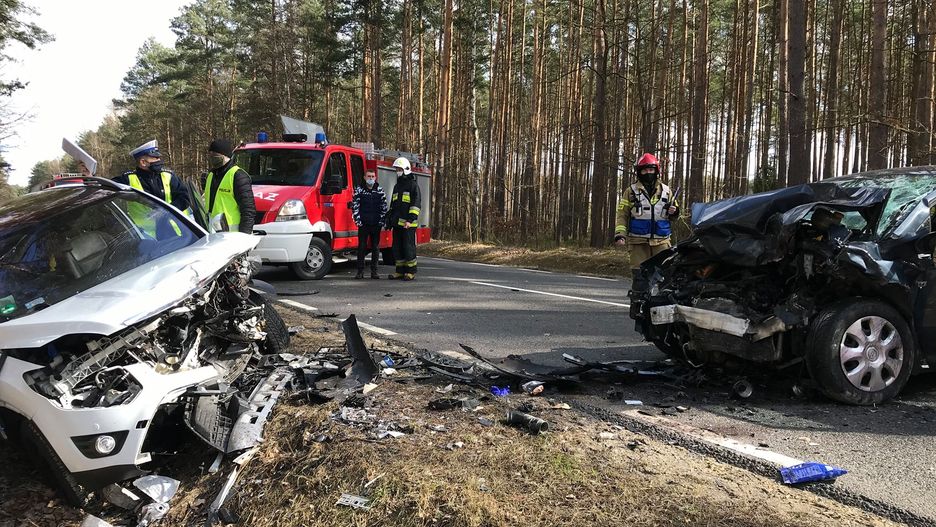 Tragedia w Przybyszowach. Przód auta przestał istnieć
