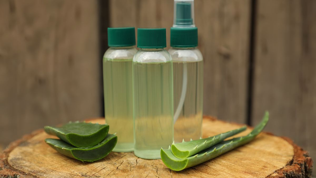 Aloes (ekstrakt z liści aloesu) zwiększa elastyczność skóry i silnie ją nawilża