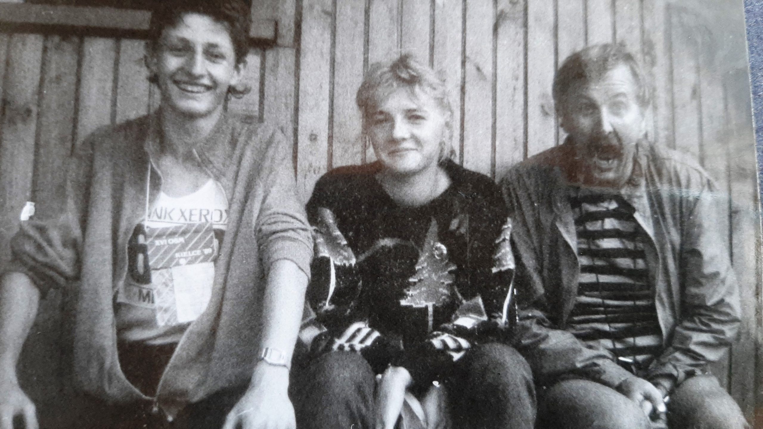 1.1989 rok - tuż po wygraniu Mistrzostw Polski U18 w Kielcach. Od prawej: Piotr Kitliński, Dorota Brzozowska, Marek Ambroży Kitliński