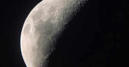 Athena wylądowała na księżycu. Pojawiły się jednak problemy