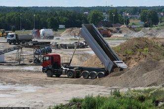 Wojna torpeduje polskie budowy. Koszty robót drogowych rosną w szalonym tempie