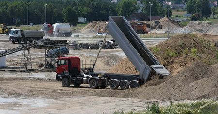 Wojna torpeduje polskie budowy. Koszty robót drogowych rosną w szalonym tempie