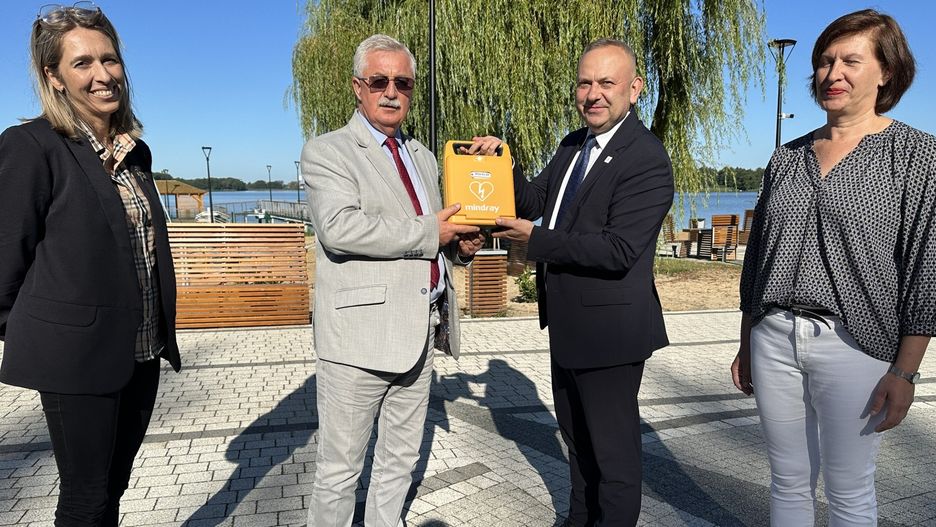 Dwa defibrylatory gminie Grudziądz przekazało Stowarzyszenie Salutaris