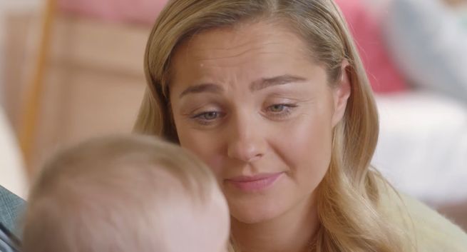 Małgorzata Socha tłumaczy gaworzenie bobasa w spocie sklepów meblowych Agata (wideo)