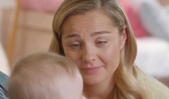 Małgorzata Socha tłumaczy gaworzenie bobasa w spocie sklepów meblowych Agata (wideo)