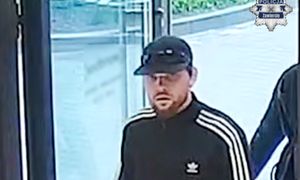 Policja ujawnia, co zrobił w sklepie. Szukają tego mężczyzny