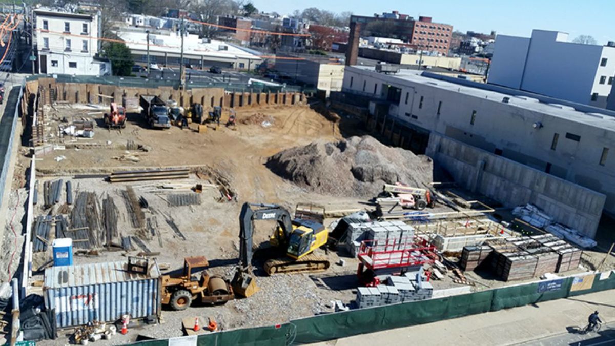 Makabryczne odkrycie na placu budowy w Kaliszu. Zdjęcie ilustracyjne