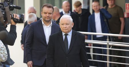 Kaczyński ma pomysł. Stworzy "tratwę ratunkową"?