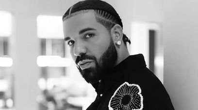 Drake wydziarał sobie twarz. Wybrał arabski napis