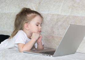 Internet – błogosławieństwo i niebezpieczeństwo. Jak chronić dzieci i mądrze korzystać z sieci?